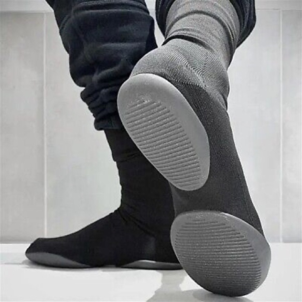 YZY 2024 Pods In Black